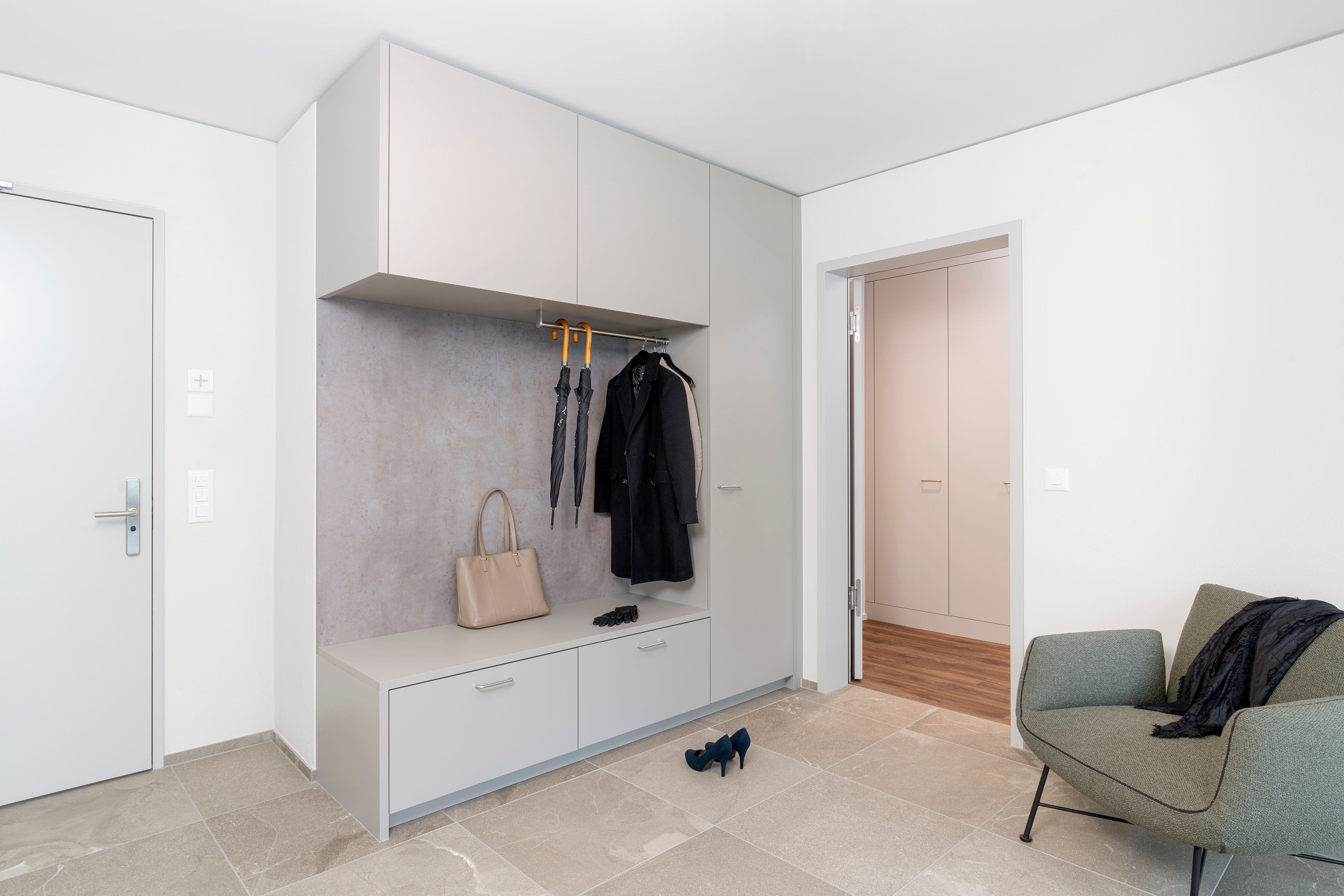 3_zimmer_apartment_entrance_papieri_cham_citystay