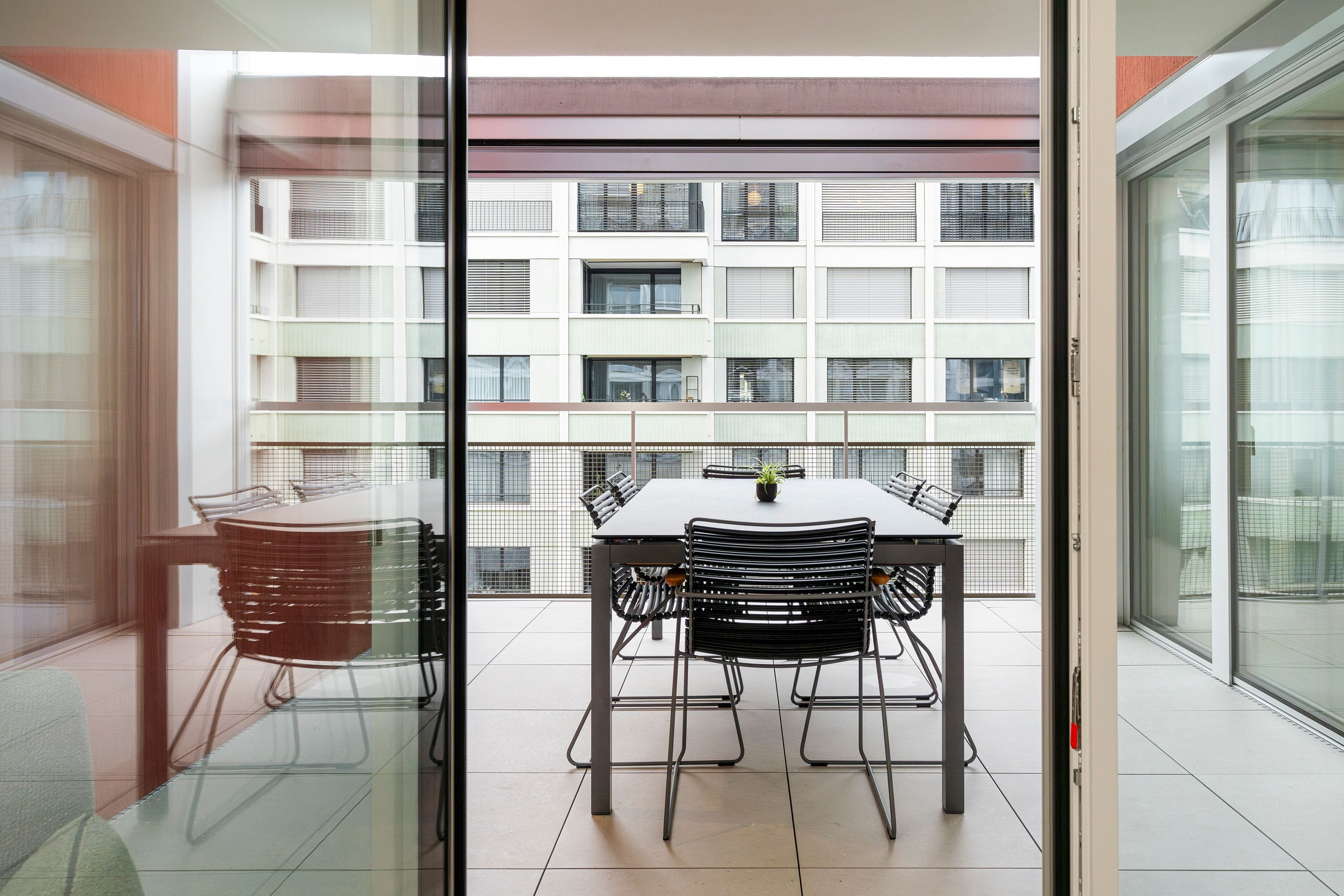 2_bedroom_apartment_loggia_papieri-Cham_citystay
