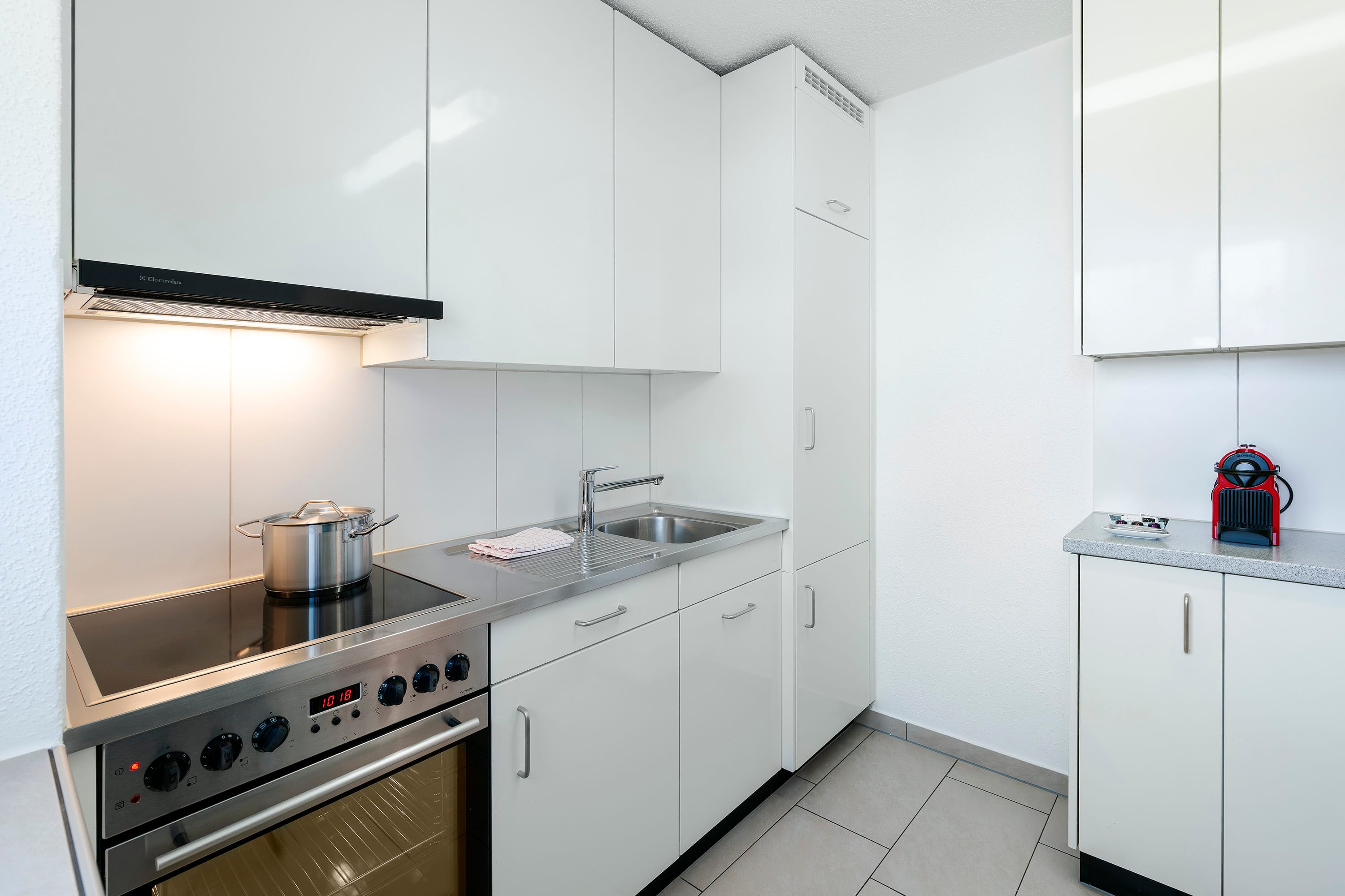 2-bedroom-apartment-kitchen-ringstrasse