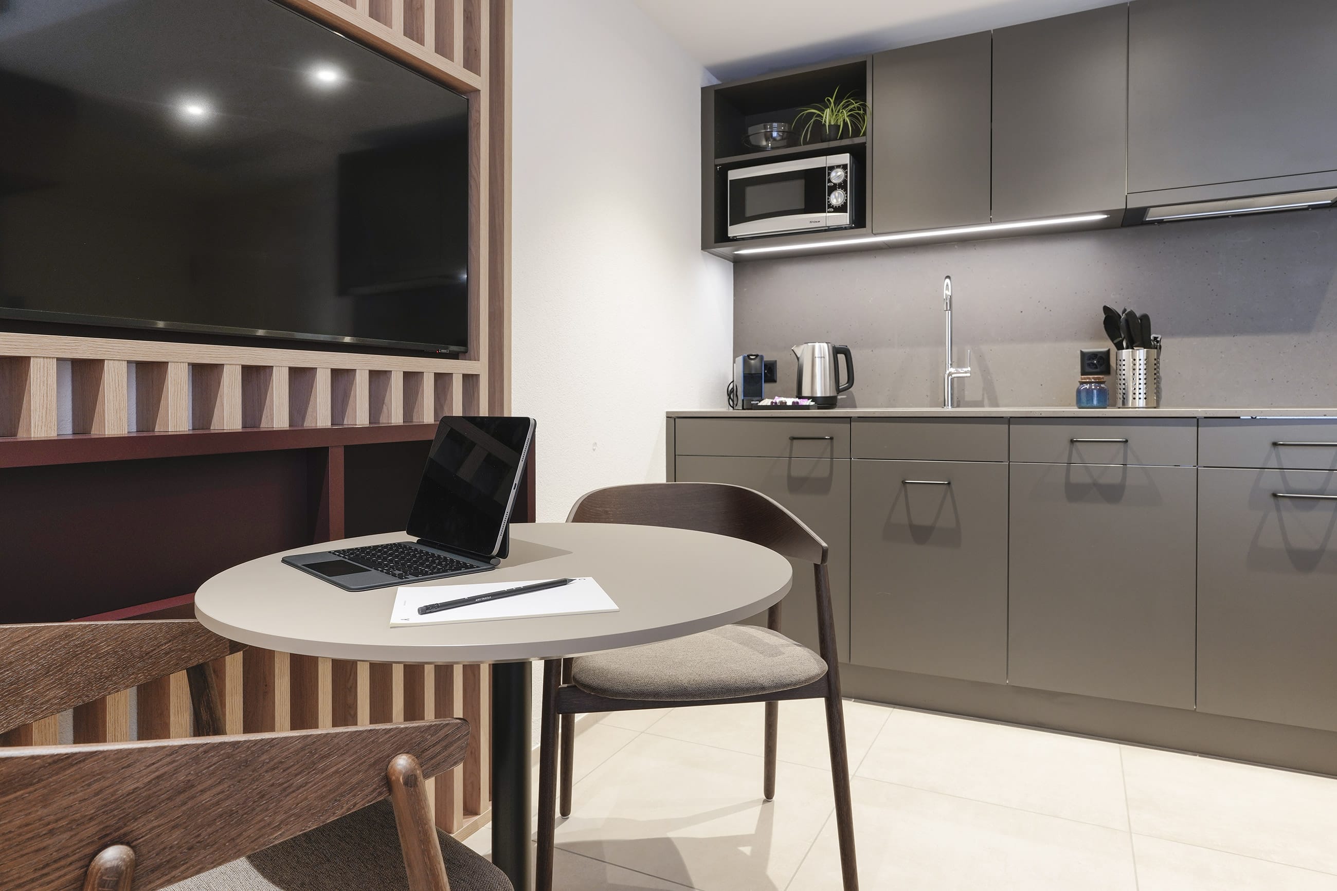 studio_apartment_groundfloor_kitchen