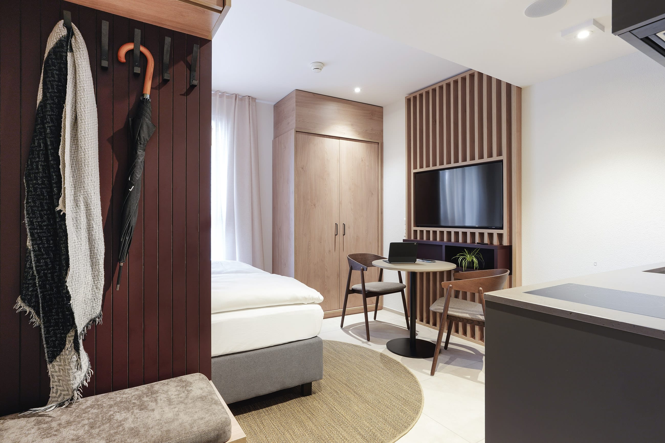 studio_apartment_groundfloor_zeughausstrasse_living