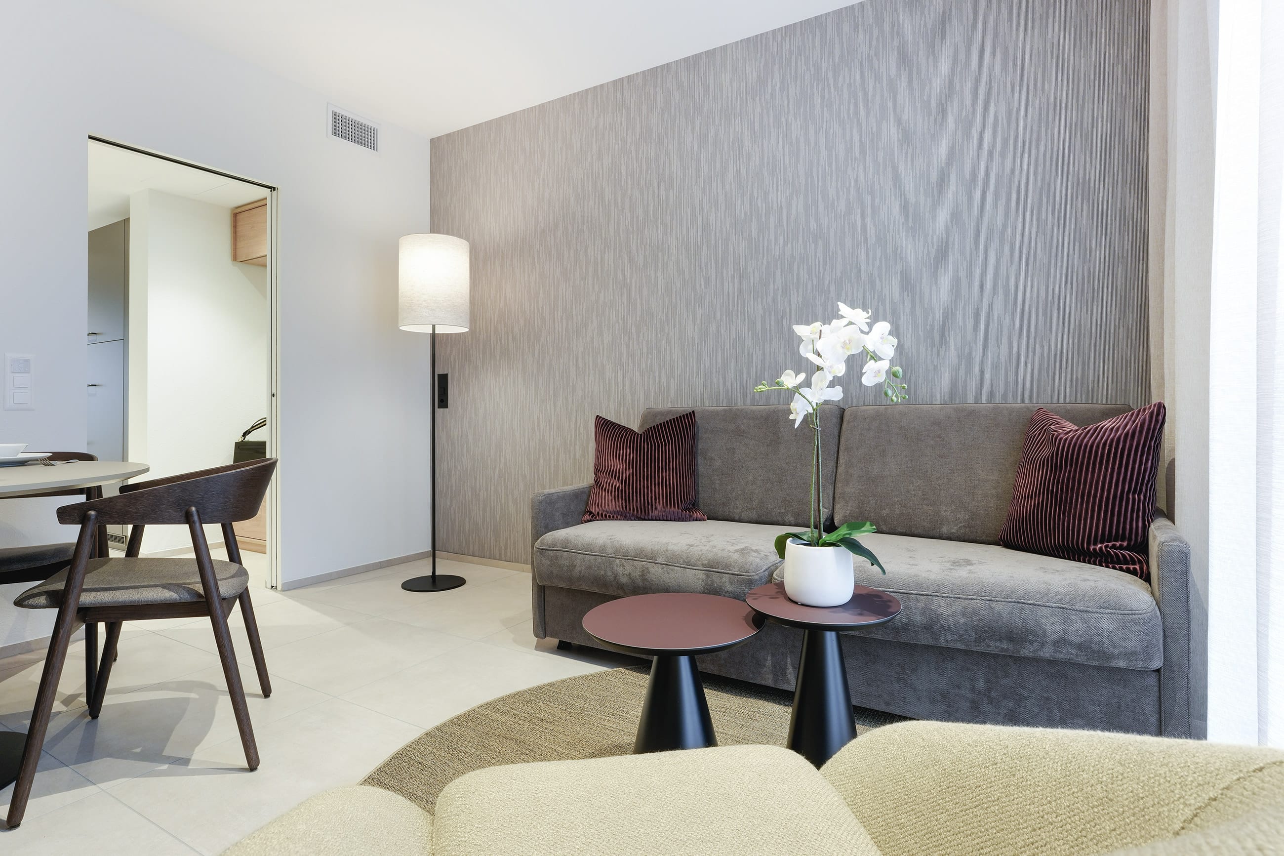 1bedroomapartment_zeughausstrasse_citystay_living