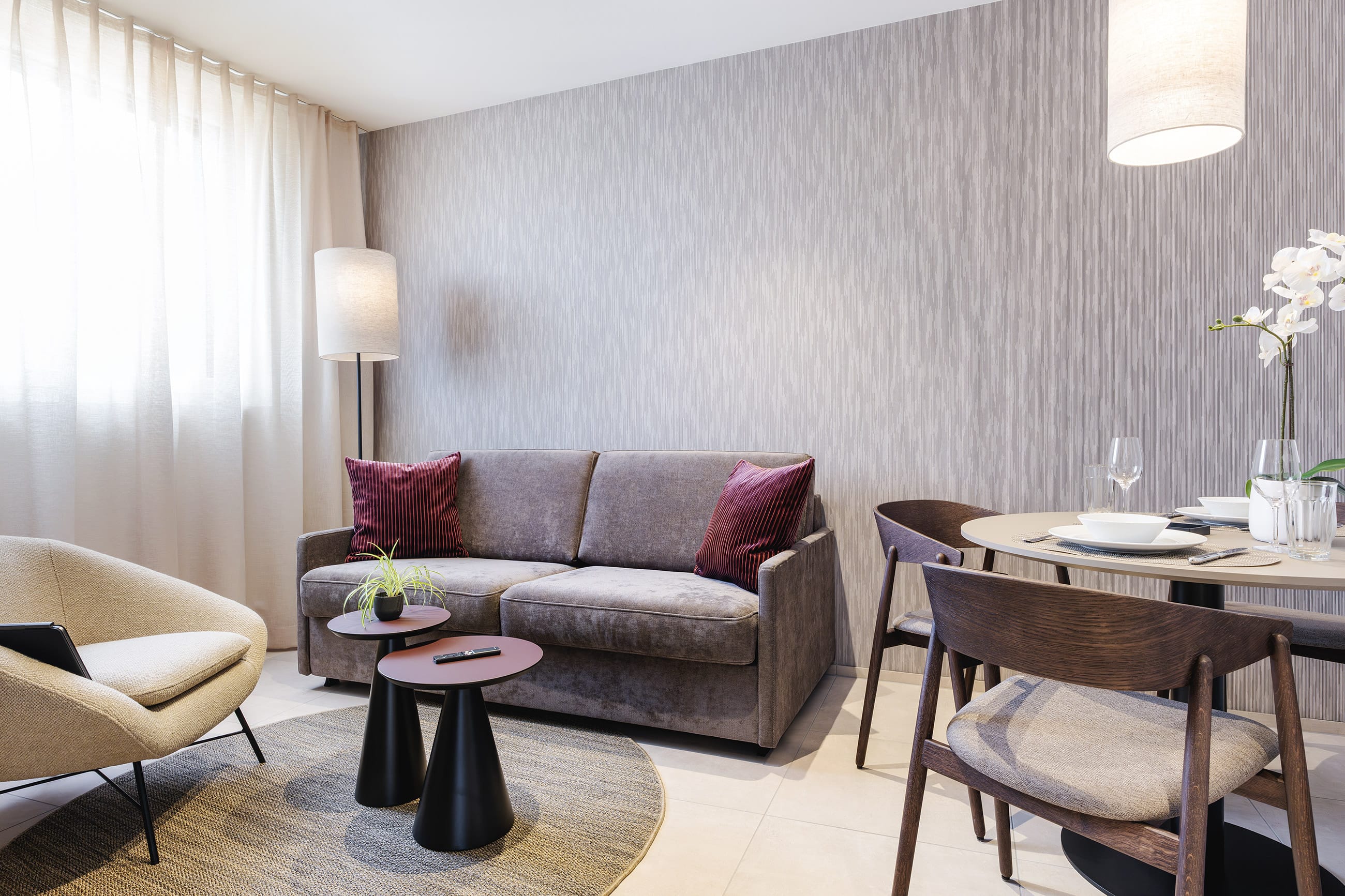 1_bedroom_apartment_citystay_zeughausstrasse_livingroom