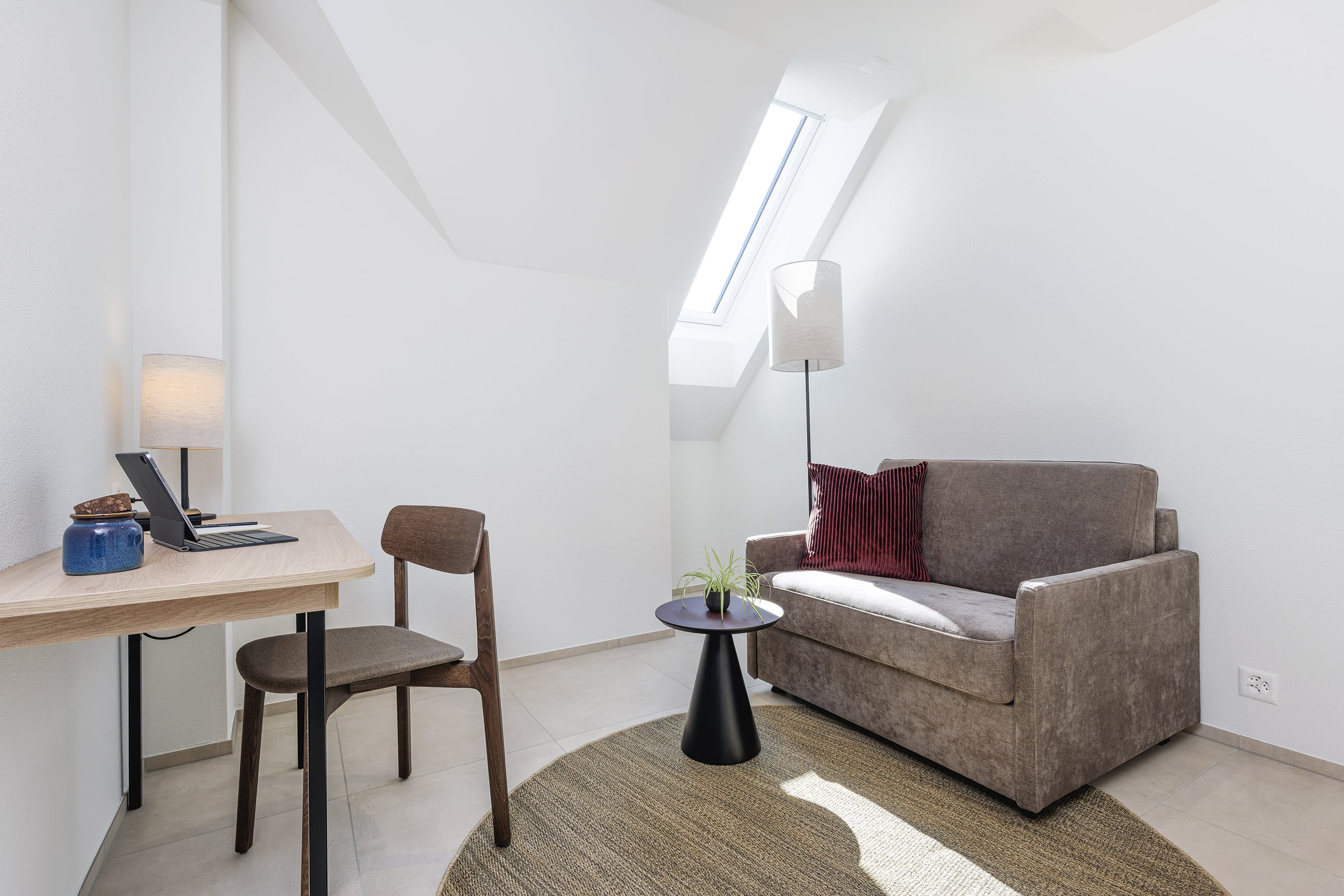 penthouse_family_apartment_citystay_zeughausstrasse_workplace
