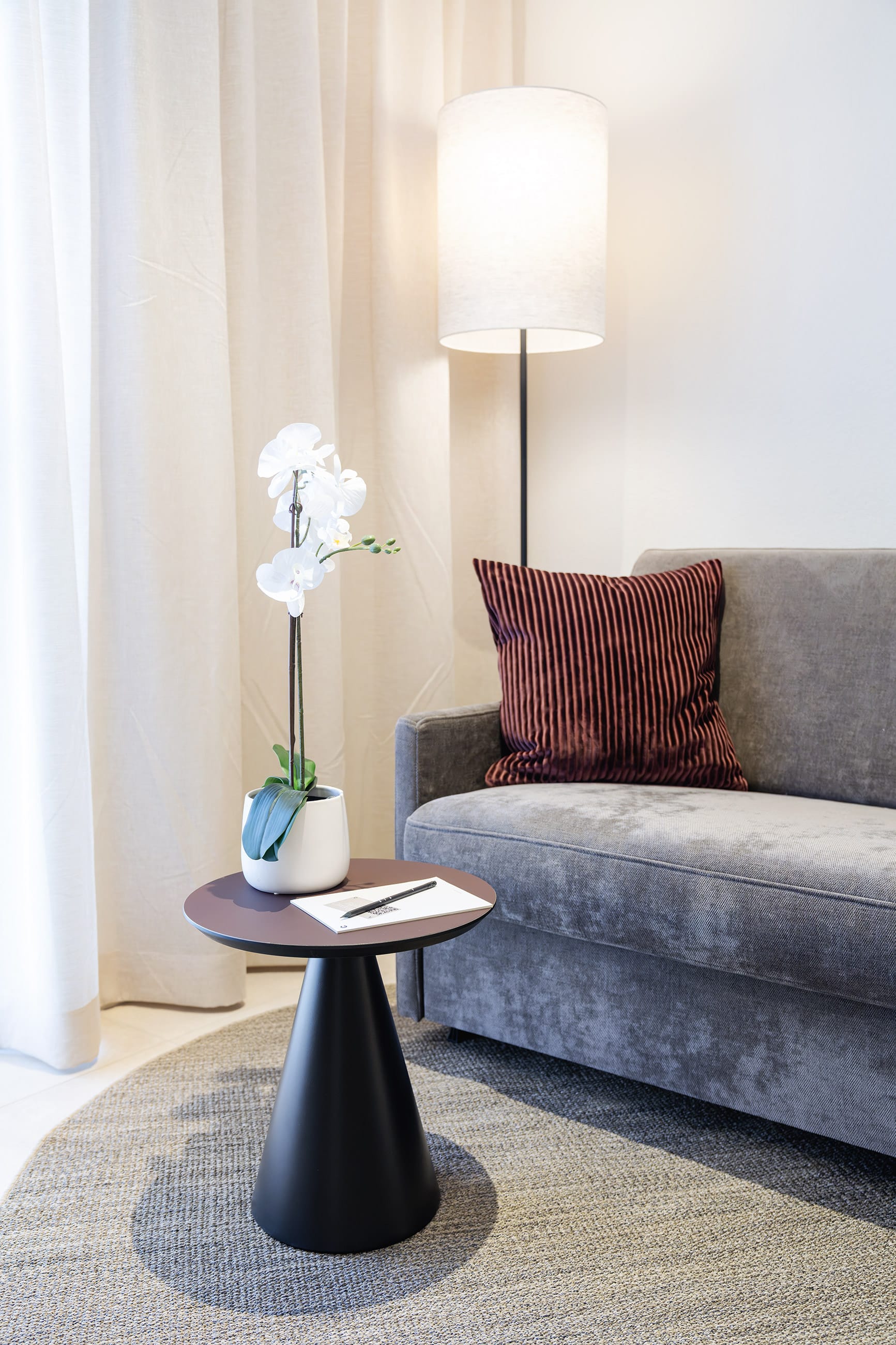 studio_apartment_suite_citystay_zeughausstrasse_sofa