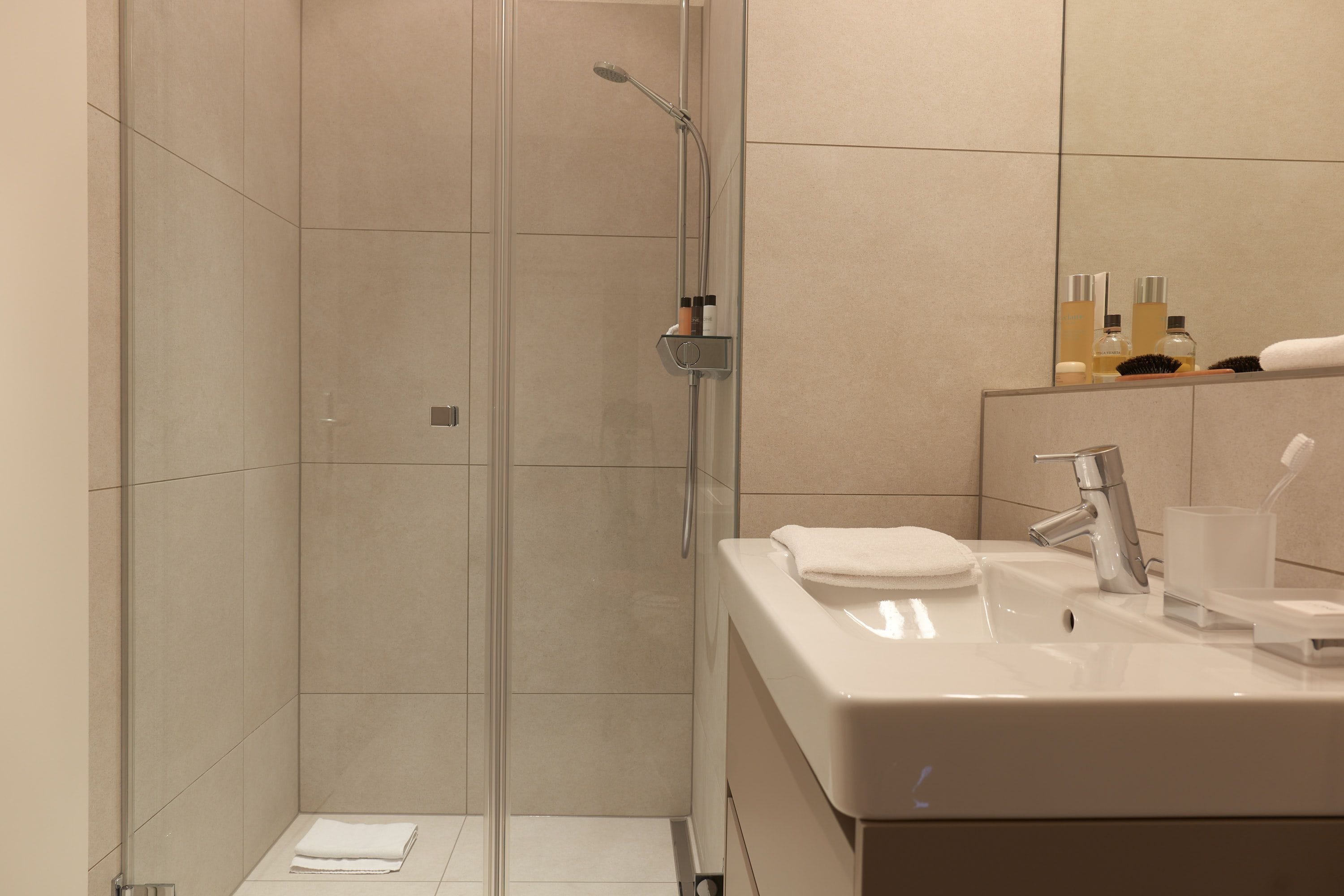 studio_apartment_superior_bathroom_zurich_citystay