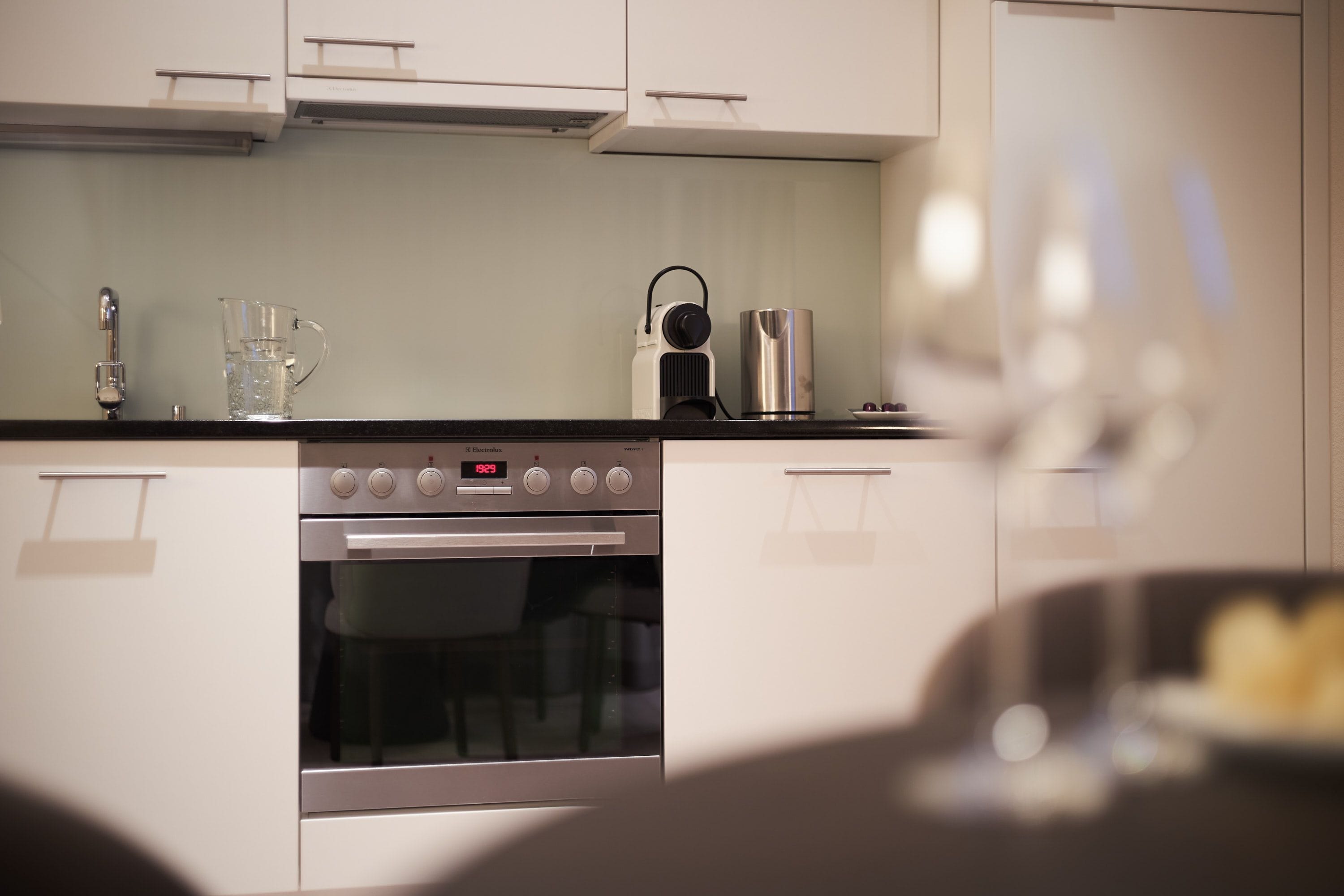1_bedroom_apartment_suite_kitchen_zurich_citystay